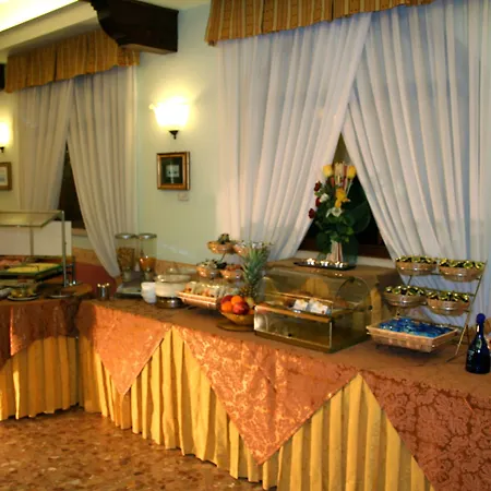 מלון All'orso 3*